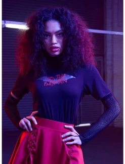 HUNIVERS DC Comics The Batman To The Batman Mock Neck T-Shirt